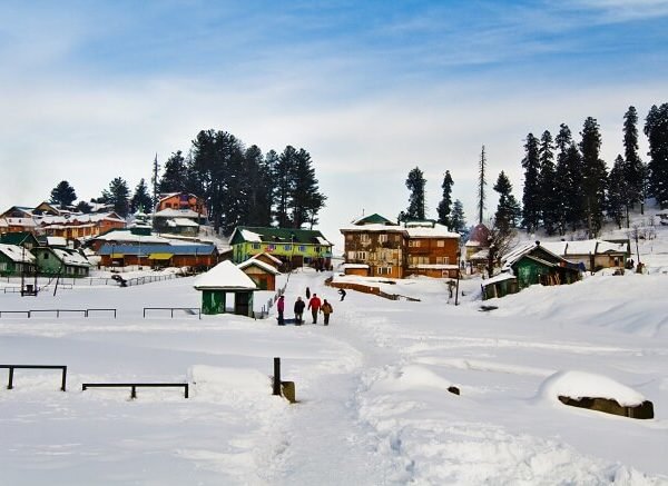 Snow in kashmir